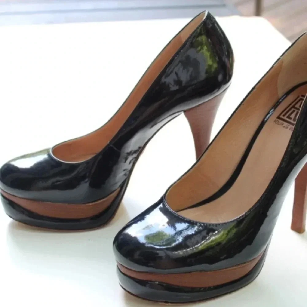 Pour La Victoire platforms